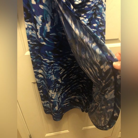 ✨✨REDUCED✨✨Connected Appeal Ladies Dress✨✨ - Picture 5 of 8